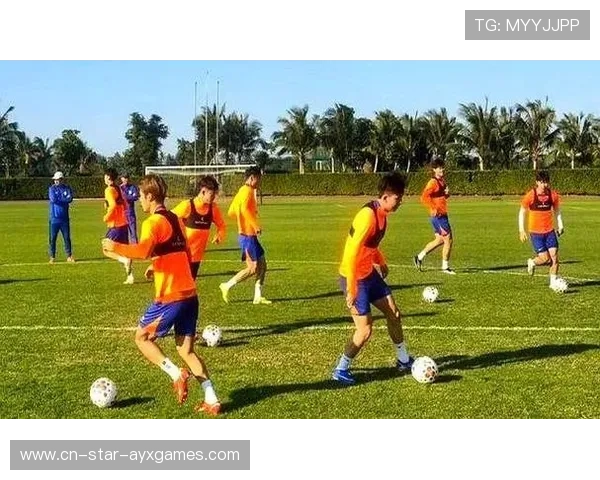 斯坦丘亮相大连梭鱼湾，定位球助攻队友破门