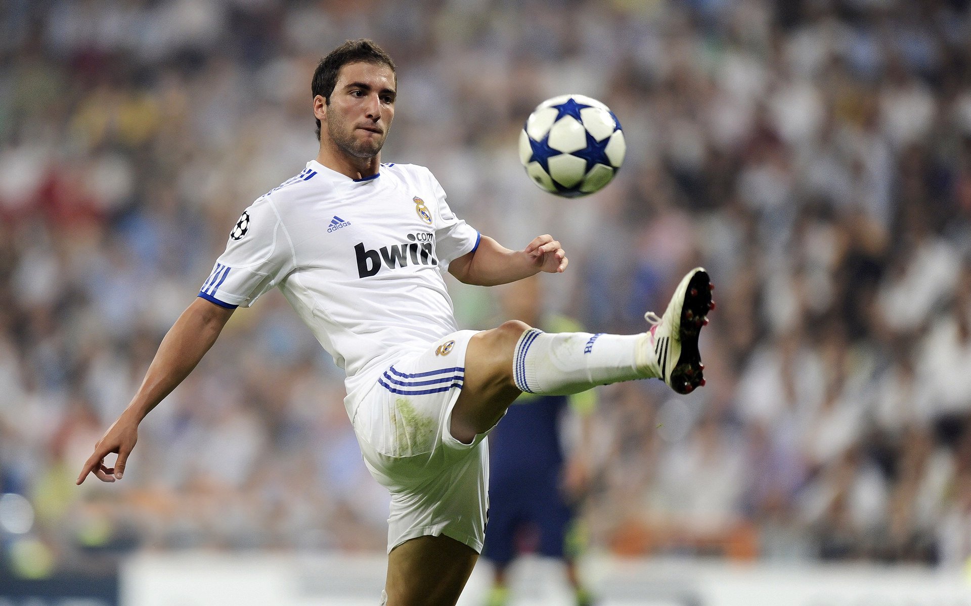 “西甲激烈博杀,场面火爆溢出屏幕”,西甲比赛结果f万博